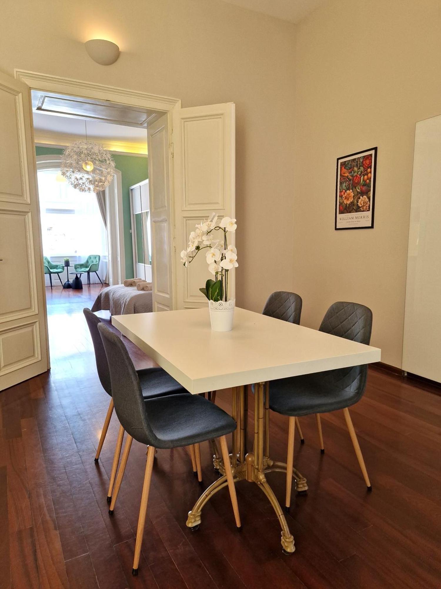 Apartment Exclusive View Cvjetni Trg Zagreb Eksteriør bilde